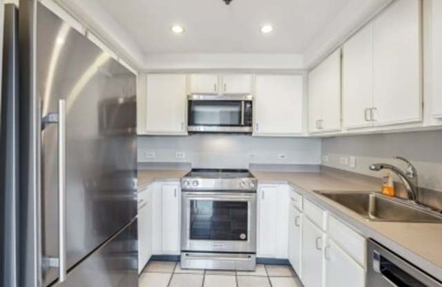 Kenmore Sq - 2 Bed 2 Bath  9/1