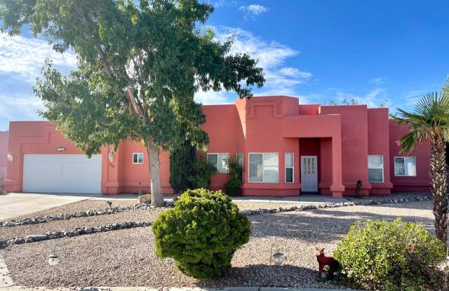 Beautiful 3 Bedroom Home in Fripps Ranch!
