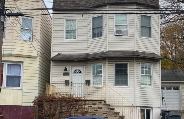 718 CHESTNUT ST - 718 Chestnut Street, Secaucus, NJ 07094