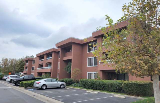 2 bed/ 1 bath with big Backyard in Escondido