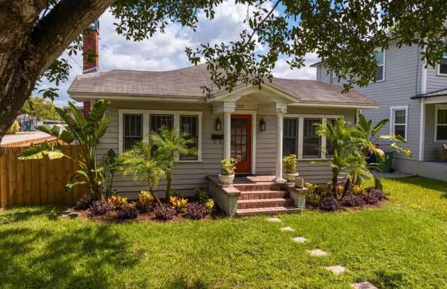 Furnished and ready to move in. Just bring your suitcases. - 213 West Frierson Avenue, Tampa, FL 33603
