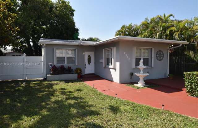 2544 SW 20th St - 2544 Southwest 20th Street, Miami, FL 33145