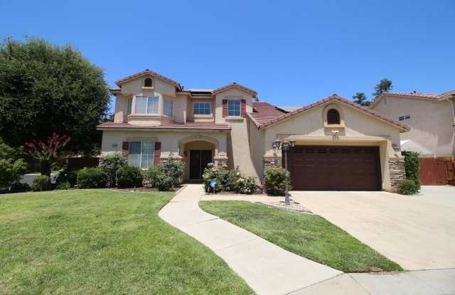 Cute Two-Story Home With Pool & RV Parking