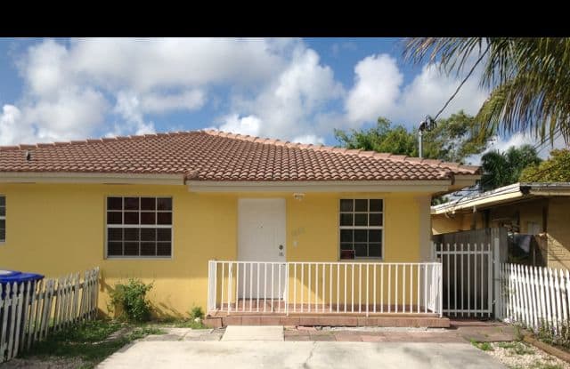 1222 NW 34 Ave - 1222 - 1222 NW 34th Ave, Miami, FL 33125