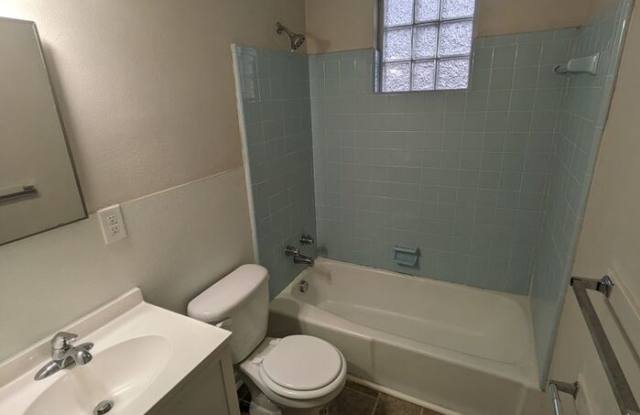 712 F Avenue Southeast