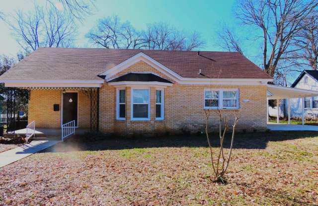 Newly Renovated 2 Bedroom, 1 Bathroom Cottage w/ Large Backyard! Storage Building