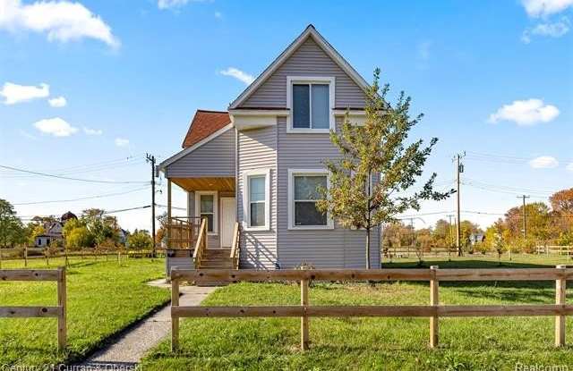 1973 E Grand Unit A Boulevard