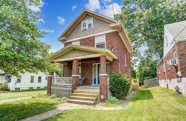 5805 Woodmont Avenue