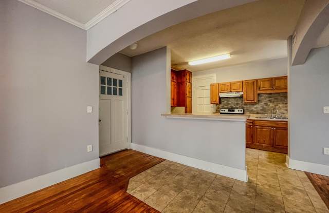 2359 OAK Street unit: 1