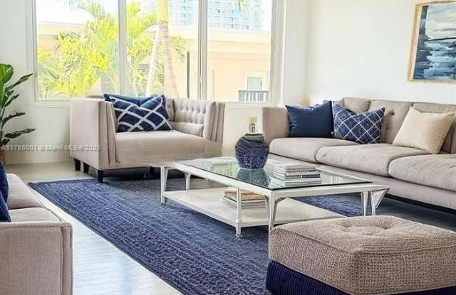 Photo of 7325 Byron Ave