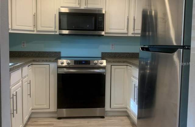 152 DOUGLAS ROAD W