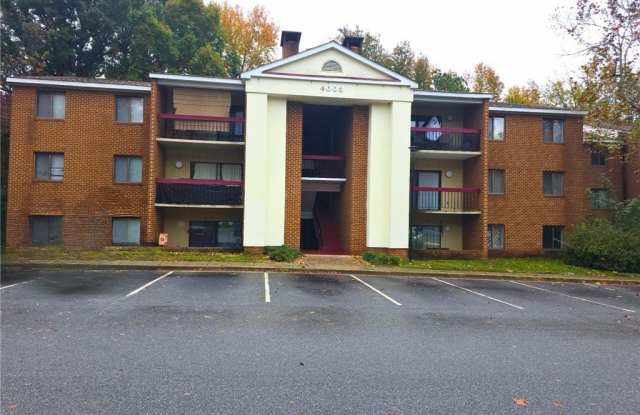 Photo of 4003 Governors Square unit: 8