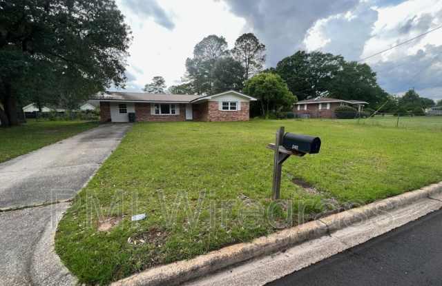302 Cedar Dr