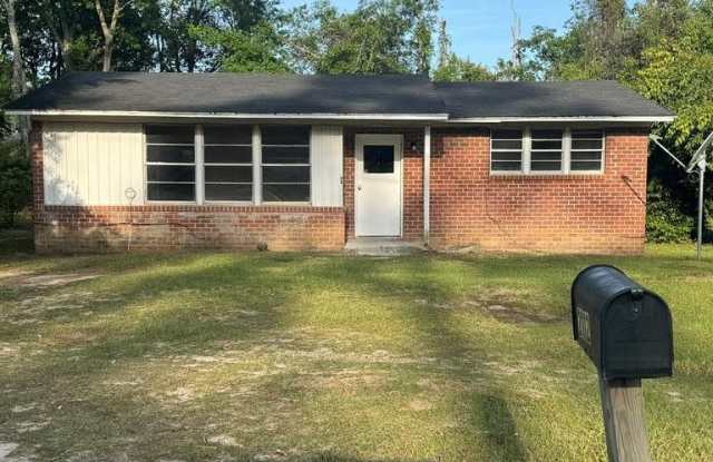 2112 Robin St - 2112 Robin Street, Valdosta, GA 31602