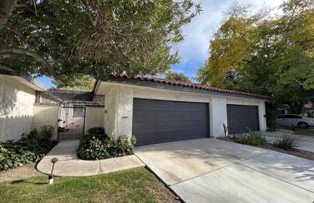 Spacious single story townhouse