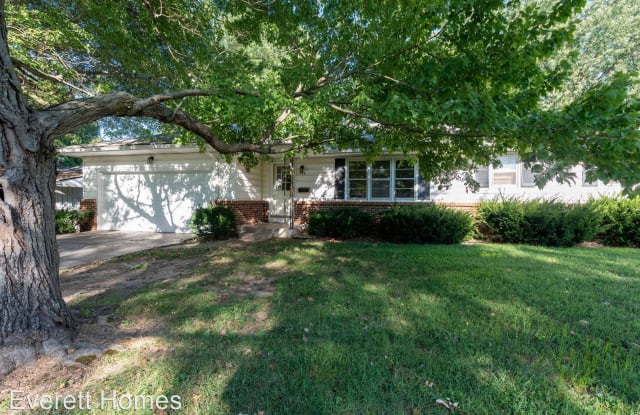 1146 S Belcrest Ave - 1146 South Belcrest Avenue, Springfield, MO 65804