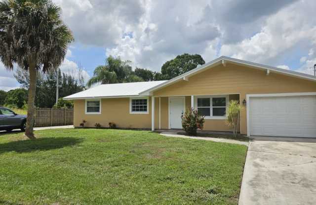 6107 Hickory Dr