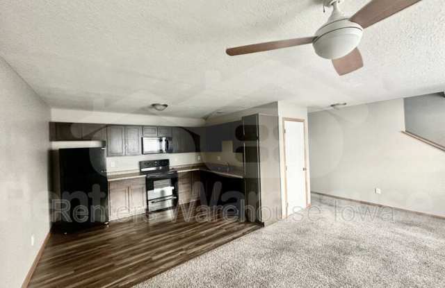 1166 SE Village View Ln