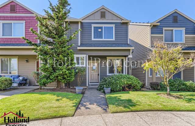 Lovely Townhouse in Forest Grove.