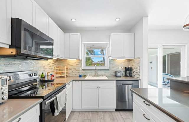 226 SW 13th Avenue SW, Boynton Beach, FL 33435