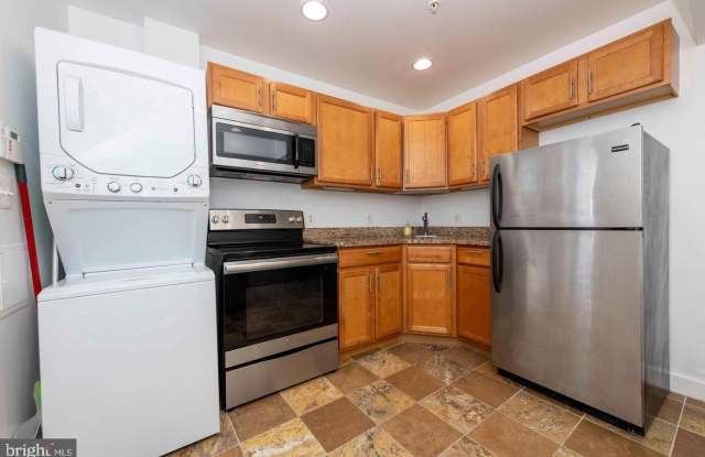 514 HOBART PL NW #1