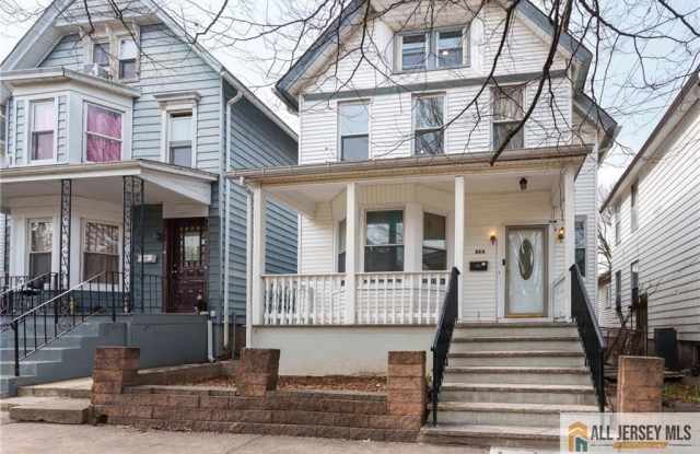 264 Seaman Street