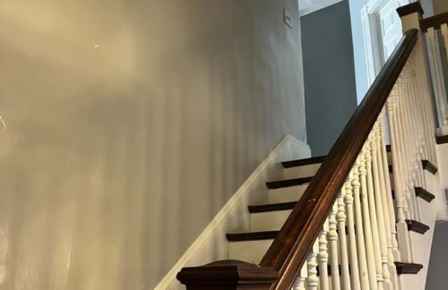 16 Abbott Place