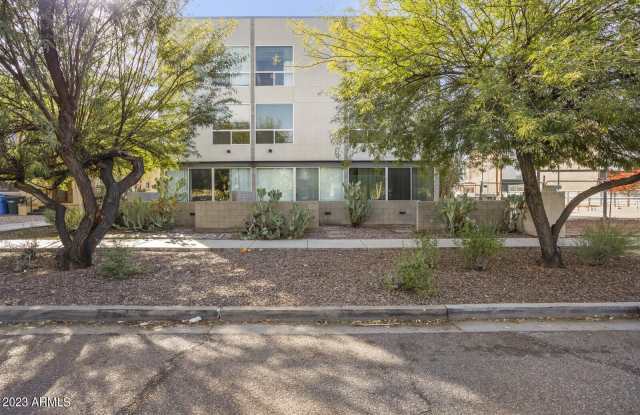 Photo of 537 E WILLETTA Street