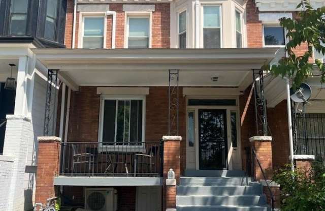 1113 CLIFTON Street NW