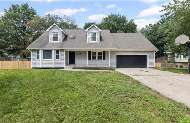 602 SE Brentwood Dr.