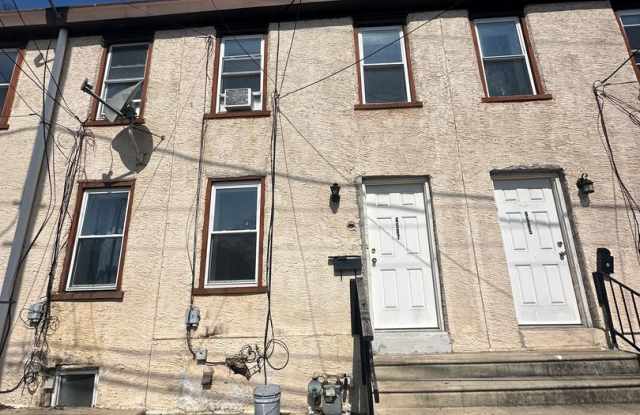 2 Bed, 1 Bath Rowhome Available