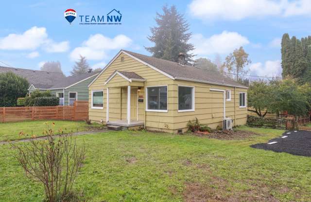 Eastside rambler with A/C, 2 bed 1 bath. Olympia School District.