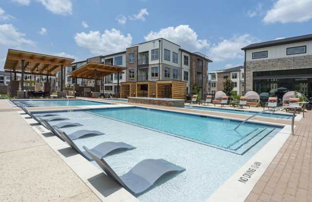 Lenox Grand West