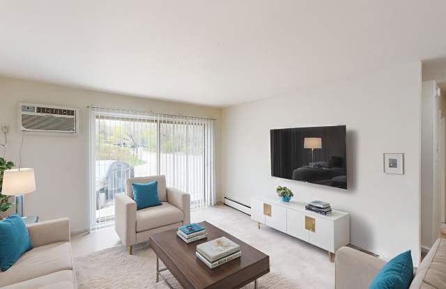 Denway Circle Apartments