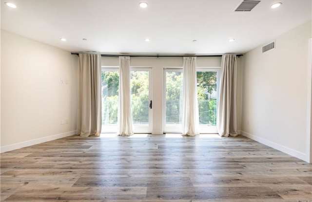 1516 North Beverly Glen Boulevard