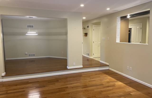 1585 Stone Mansion Dr