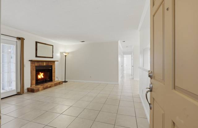 2255 THOUSAND OAKS DR