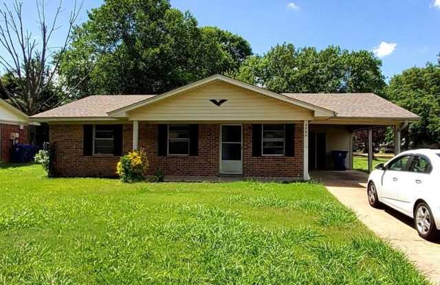 3200 Fairmeadow Dr