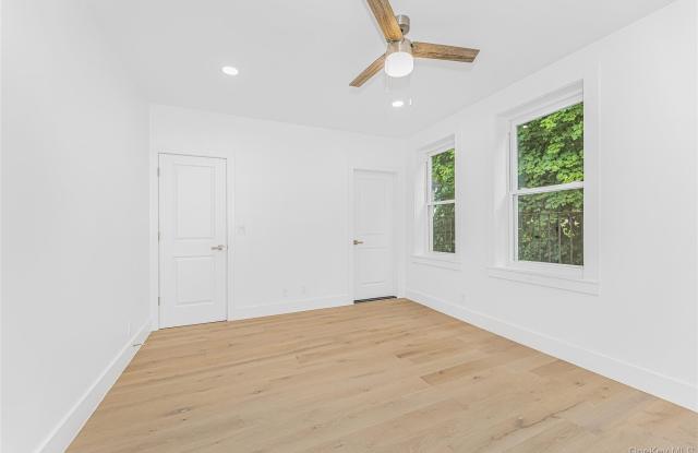 6140 Delafield Avenue unit: 2