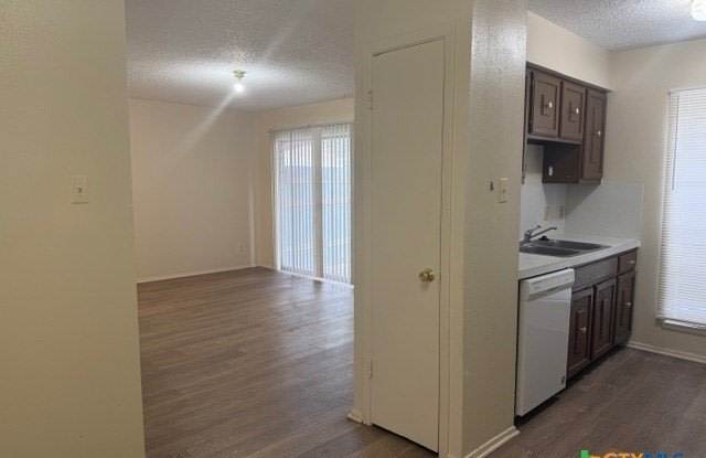 903 S Magnolia Avenue unit: 9