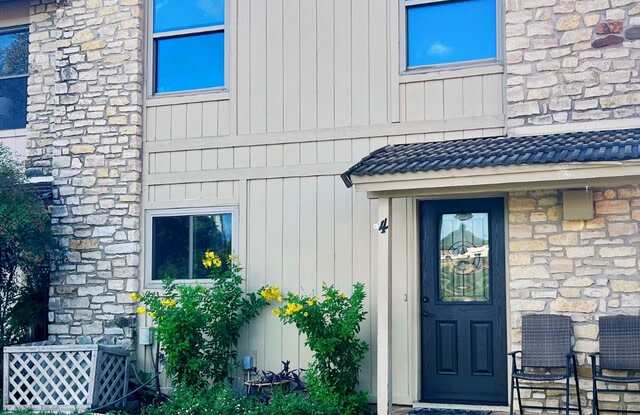 Photo of 300 Lucy Lane