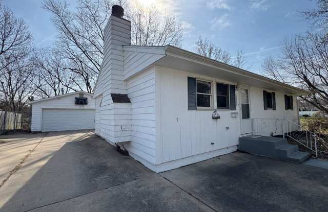 3 bedroom 2 bath home in Bettendorf