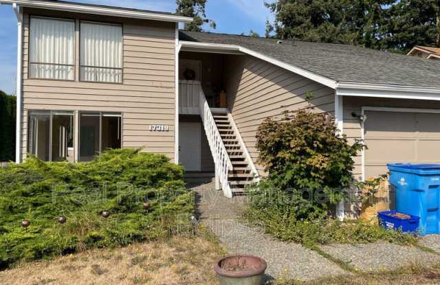 17319 Stone Crt N