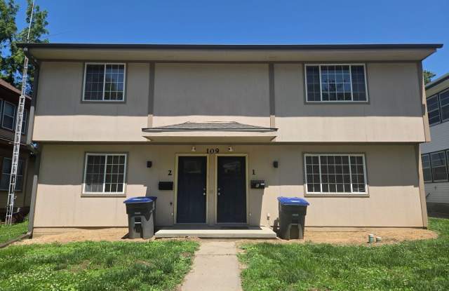 Updated 2 Bedroom Townhome Available Now!