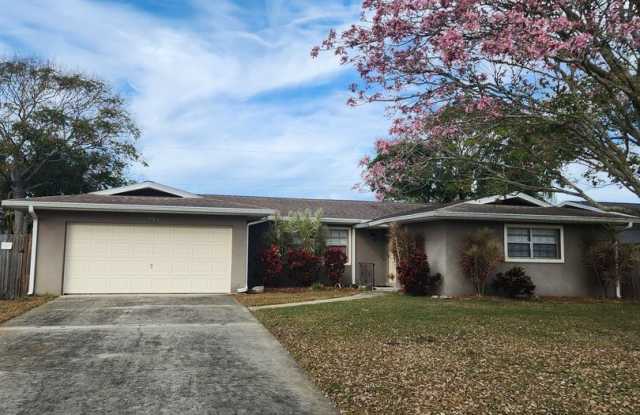 Photo of Beautiful 3-Bedroom Home with Screened Patio  Lawn Care Included in Rockledge!