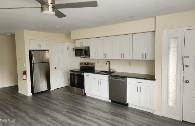 290 N Main Street unit: B9
