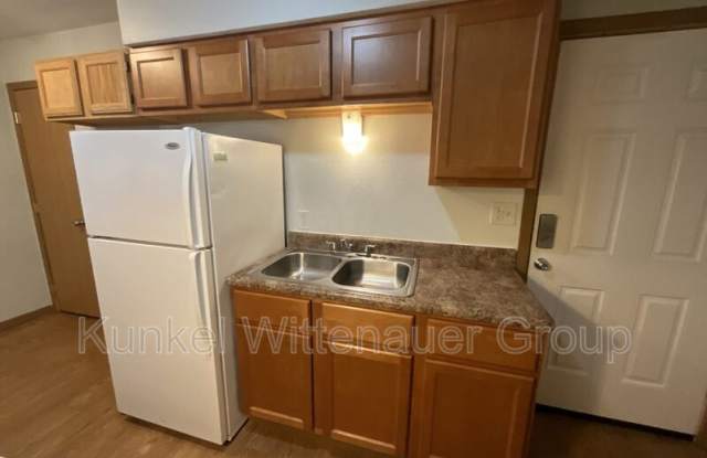 1810-12 Jamestown Road