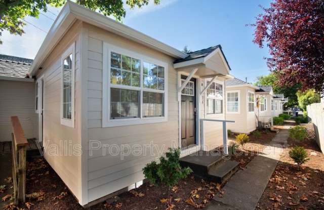 Photo of 526 19th Street NE