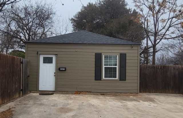 1041 Albany Street - 1041 Albany Street, Abilene, TX 79605