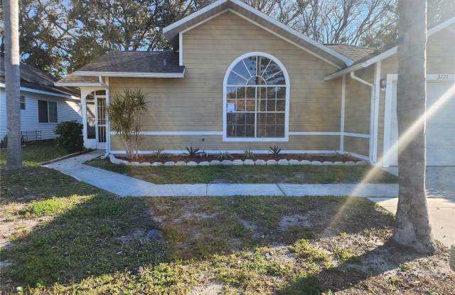 3721 43 AVENUE W - 3721 43rd Avenue West, Bradenton, FL 34205